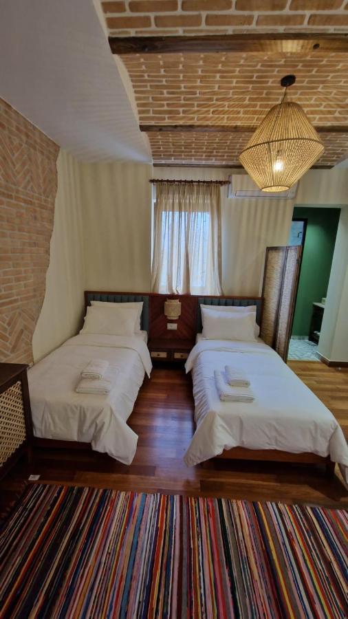Bujtina Behram Otel Görice Dış mekan fotoğraf
